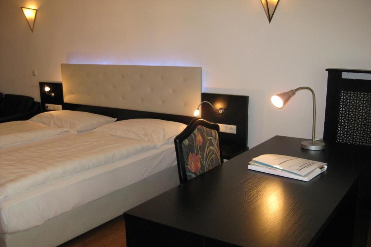 Dom Hotel Linz Extérieur photo