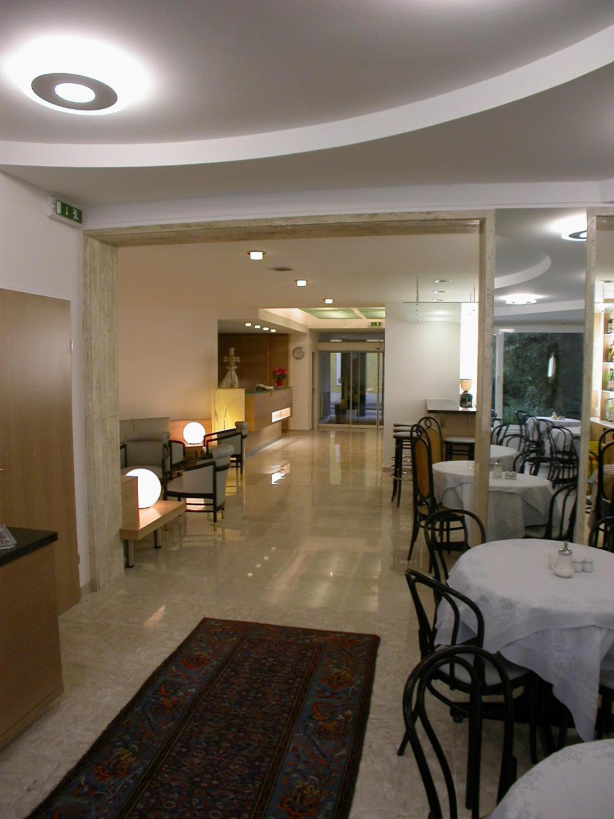 Dom Hotel Linz Extérieur photo