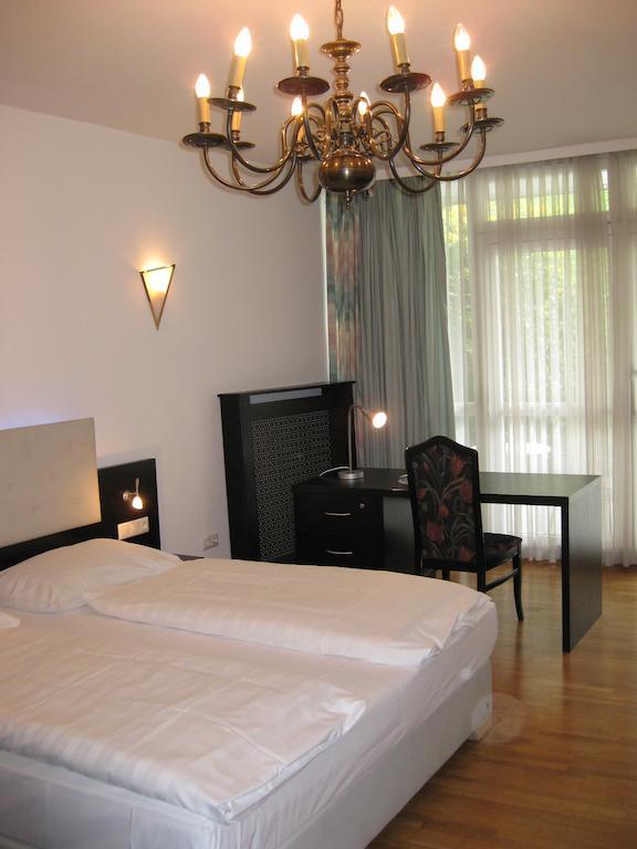 Dom Hotel Linz Extérieur photo