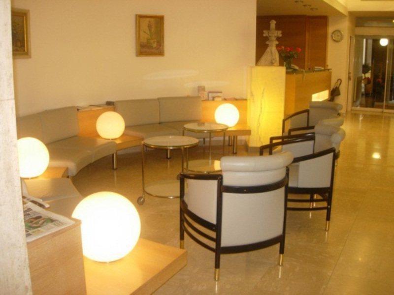 Dom Hotel Linz Extérieur photo