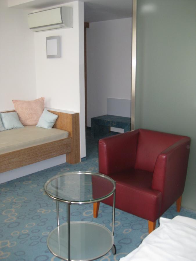 Dom Hotel Linz Extérieur photo